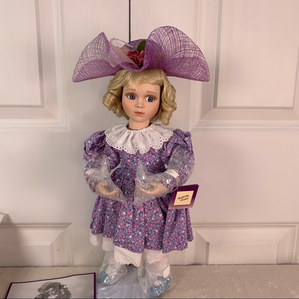 NEW Ashton Drake Galleries "Gathering Violets" Porcelain Doll - Picture 3 of 17